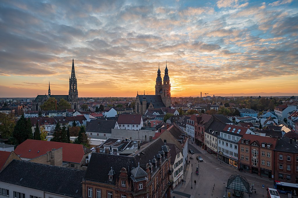 Sonnenuntergang mit Gedächtniskirche und St.-Josef-Kirche, Speyer