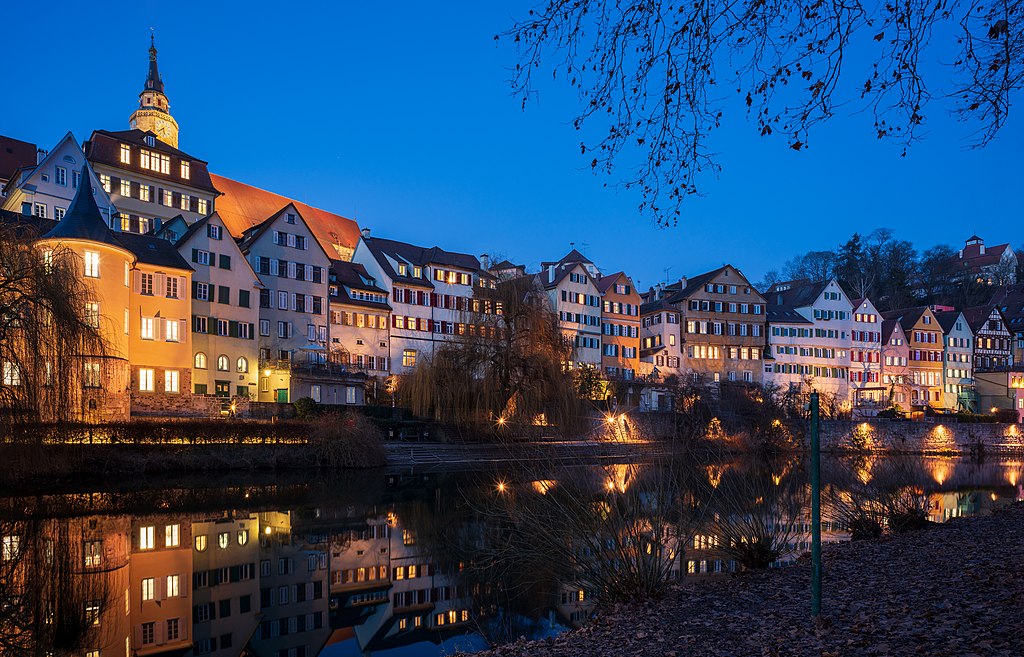 Neckarfront in blauer Stunde, Tübingen