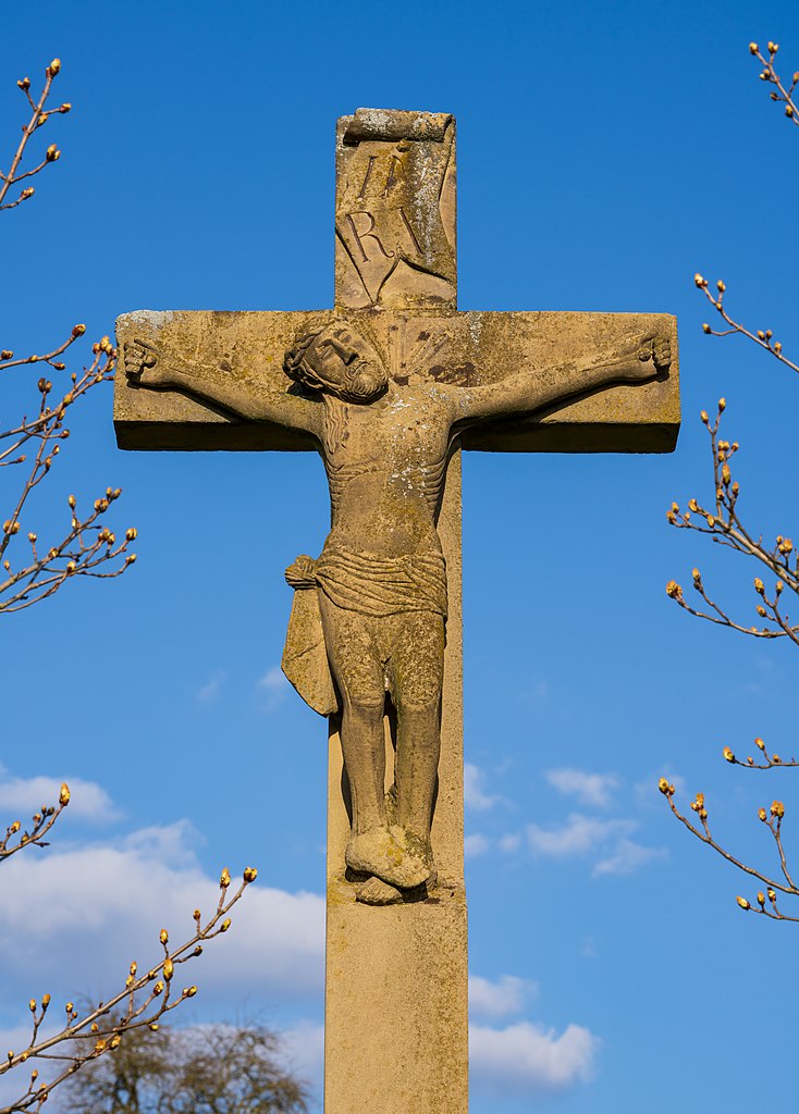 Naïve crucifix